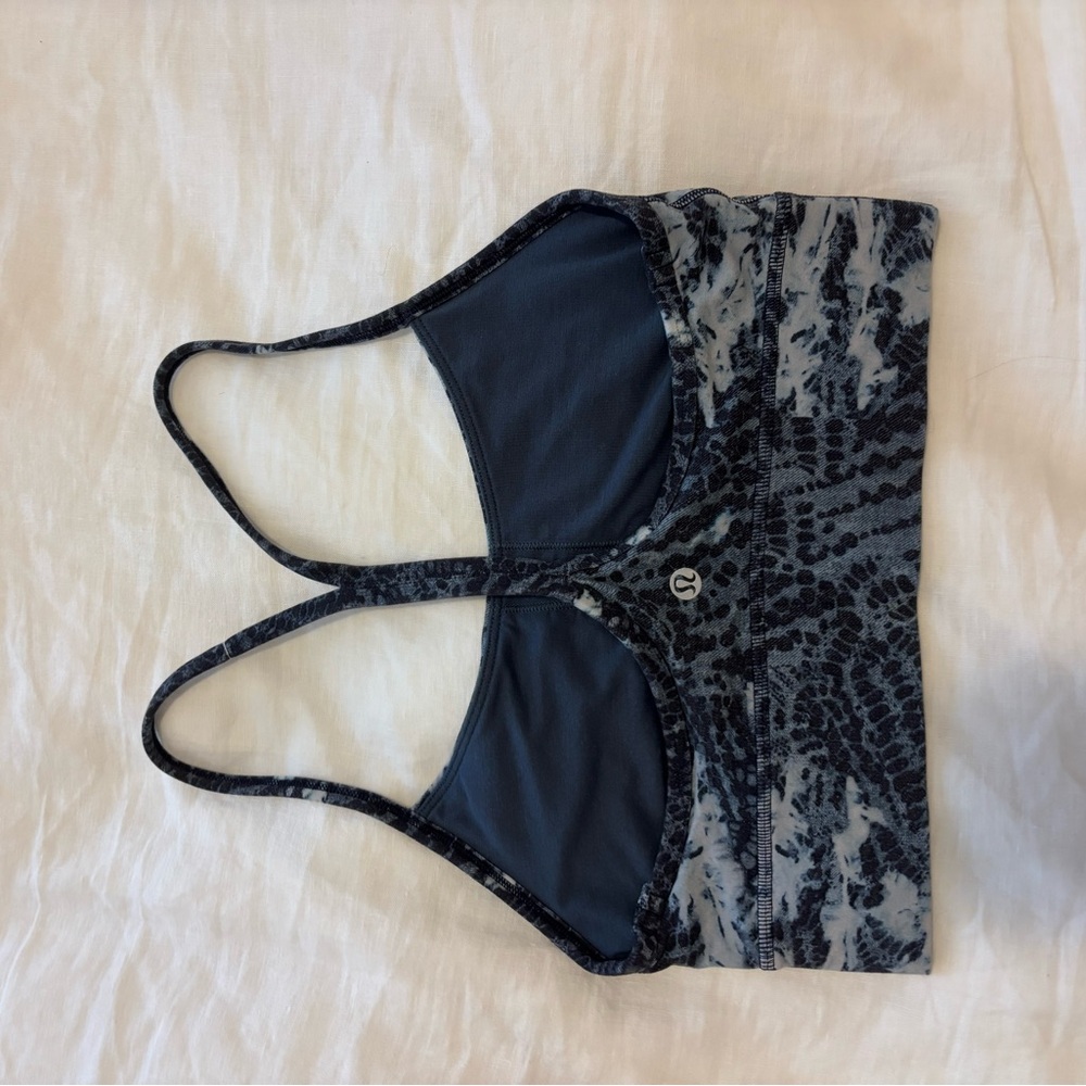 Lululemon Athletica Blue and Gray Patterned Sports Bra